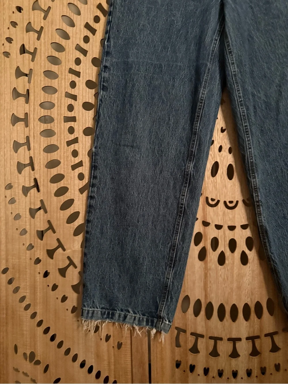 BDG Urban Outfitters Carter Jeans W29 Dark Wash Barrel Leg Raw Hem - Picture 6 of 9